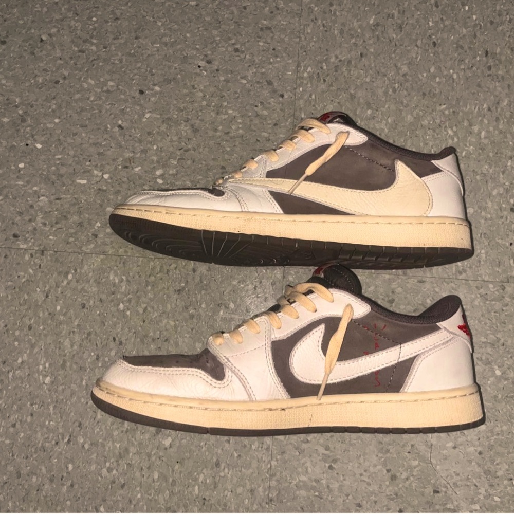 AUTHENTIC Travis Scott “Reverse Mocca”